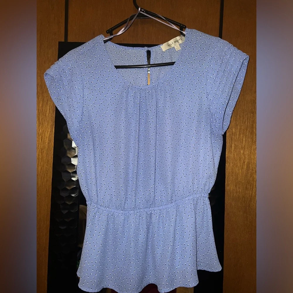 4/$10 Bundle Sale: EUC Blue Sleeveless Blouse - Picture 1 of 6